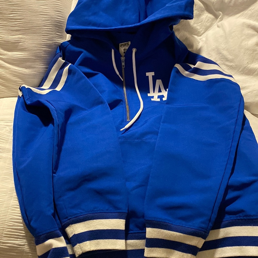 Victoria secret’s Pink Dodger pull over